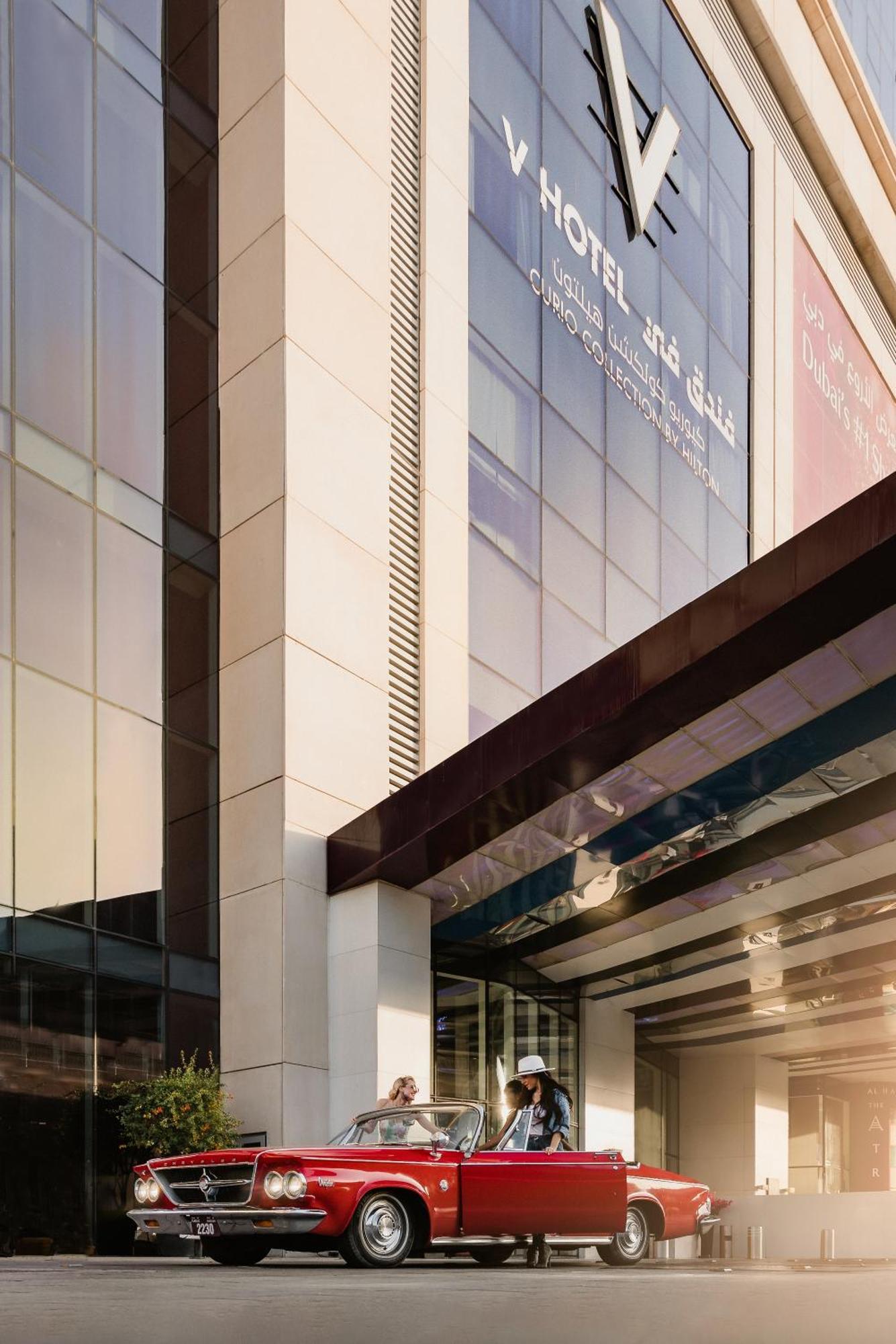V Hotel Dubai, Curio Collection By Hilton المظهر الخارجي الصورة The exterior of the building