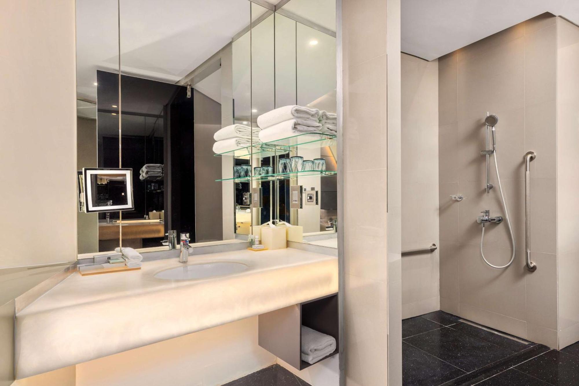 V Hotel Dubai, Curio Collection By Hilton المظهر الخارجي الصورة